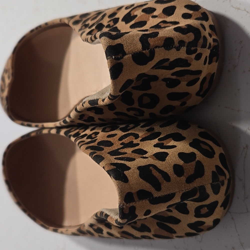 Glamorous Size 11 Leopard Print  Women's Flats - Picture 3 of 4